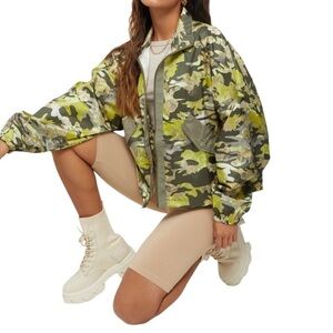 NEW Nike Women's Sportswear Oversized Green And Tan Camouflage Nylon Jacket XXL